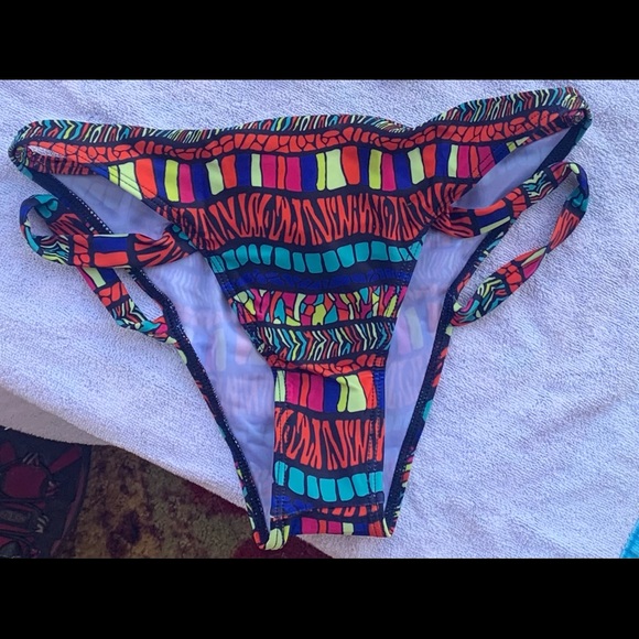 Blue Aztec Print Cut-Out Halter Bikini NWT - Picture 7 of 7